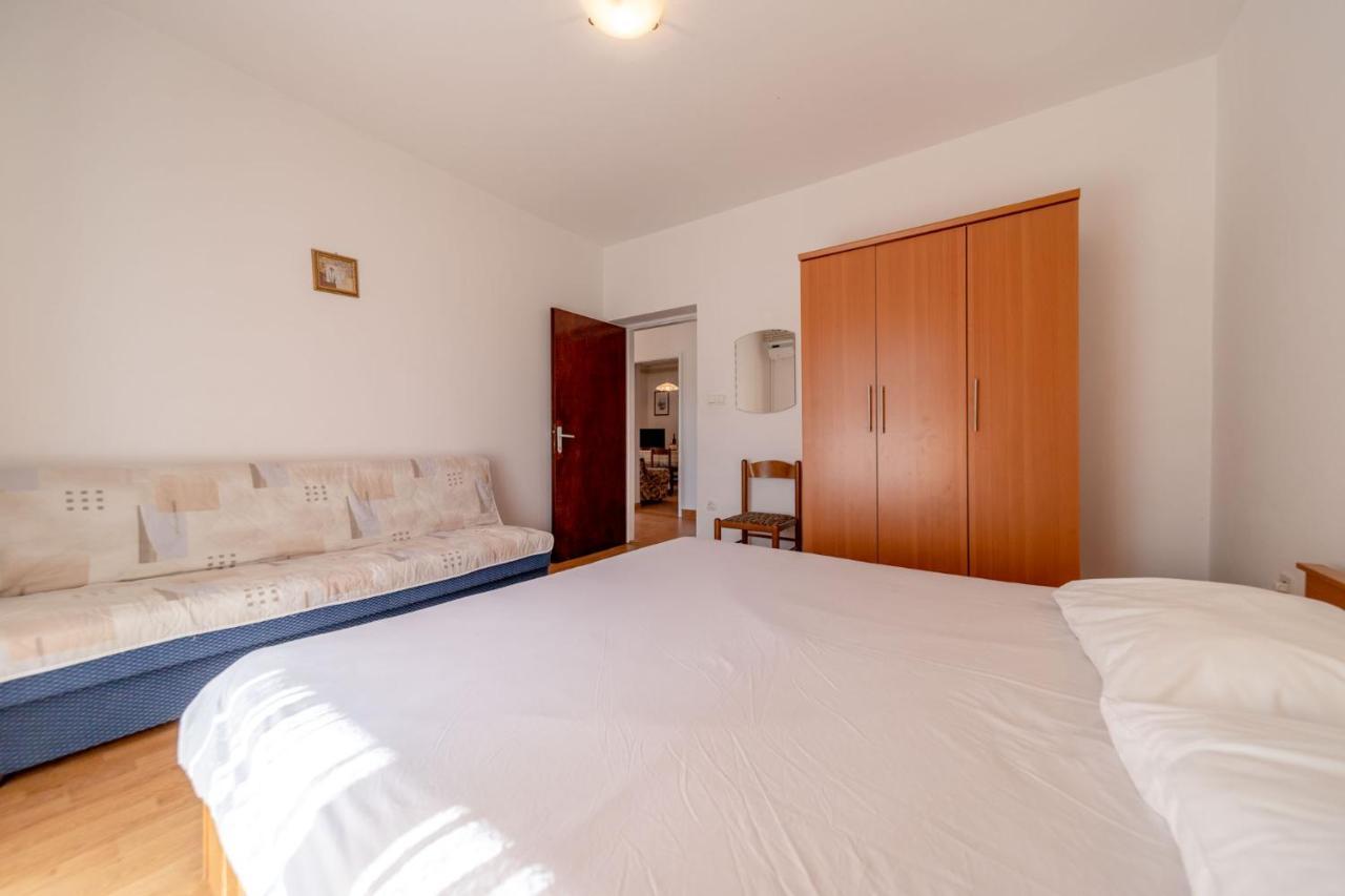 Apartmani Bozica Barbat na Rabu ภายนอก รูปภาพ