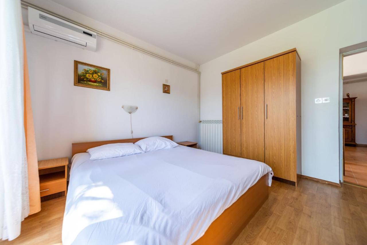 Apartmani Bozica Barbat na Rabu ภายนอก รูปภาพ