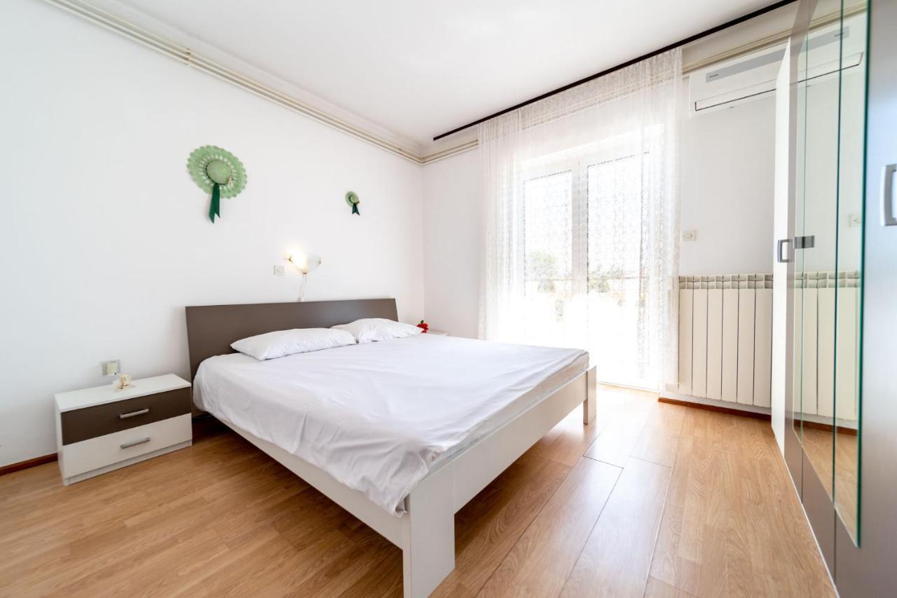 Apartmani Bozica Barbat na Rabu ภายนอก รูปภาพ